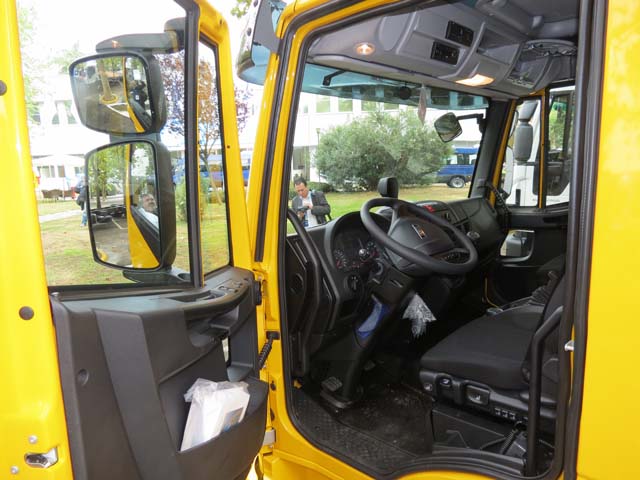 Si montamos el motor Tector 5 la cabina tiene un sólo escalón de acceso.